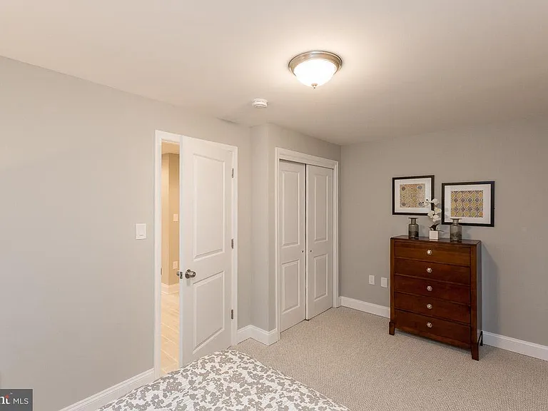 951 Jefferson St NE — Photo 33