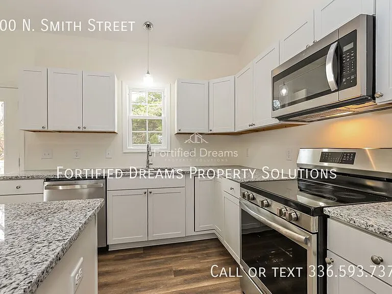 400 N Smith St — Photo 2