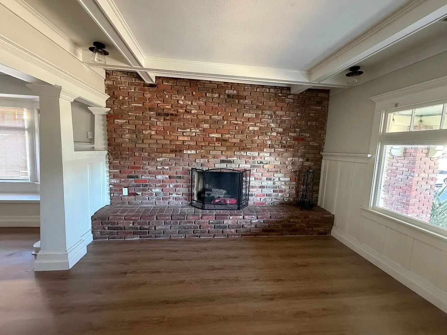 Charming 3BR Duplex in Los Angeles — Photo 2