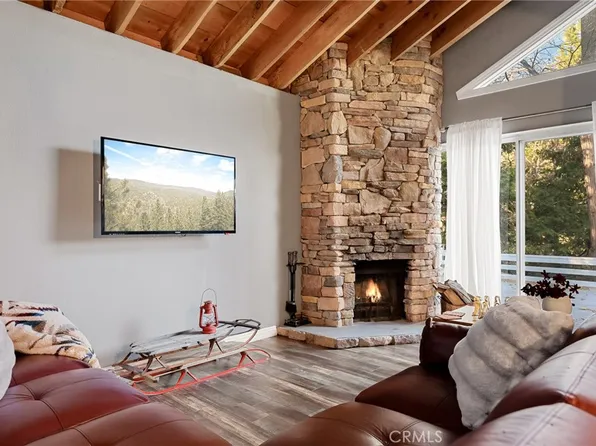 196 Ponderosa Dr, Cedar Glen, CA 92321