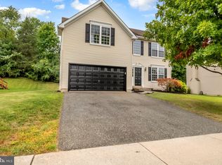 1013 Fallbrook Ln, Pottstown, PA 19464