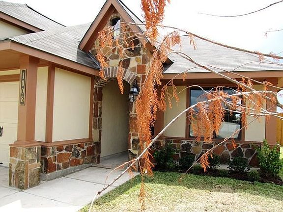 2nd image of 1008 Venice Dr