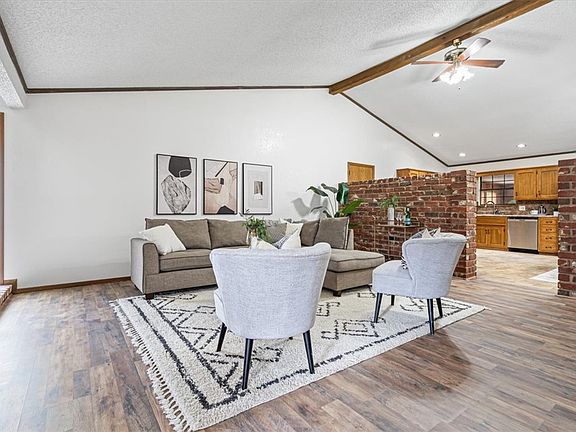 4th image of 2115 W Tulsa St