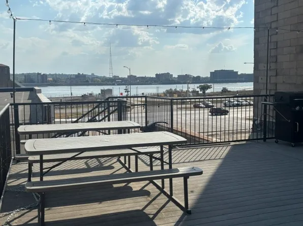 301 E 2nd St, Davenport, IA