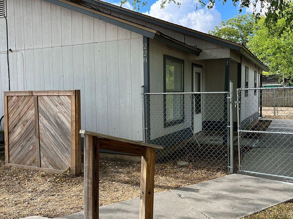 1st image of 228 Coopwood Ave #1