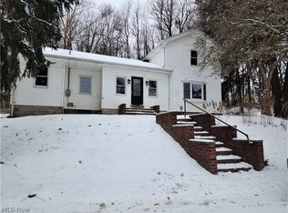 738 Bedford Rd SE, Brookfield, OH 44403