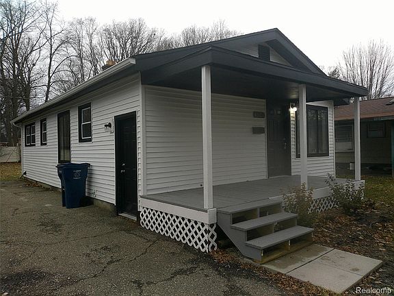 2nd image of 4502 Huckleberry Ln
