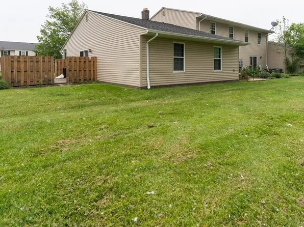 6854 Colonial Dr APT D, Mentor, OH 44060