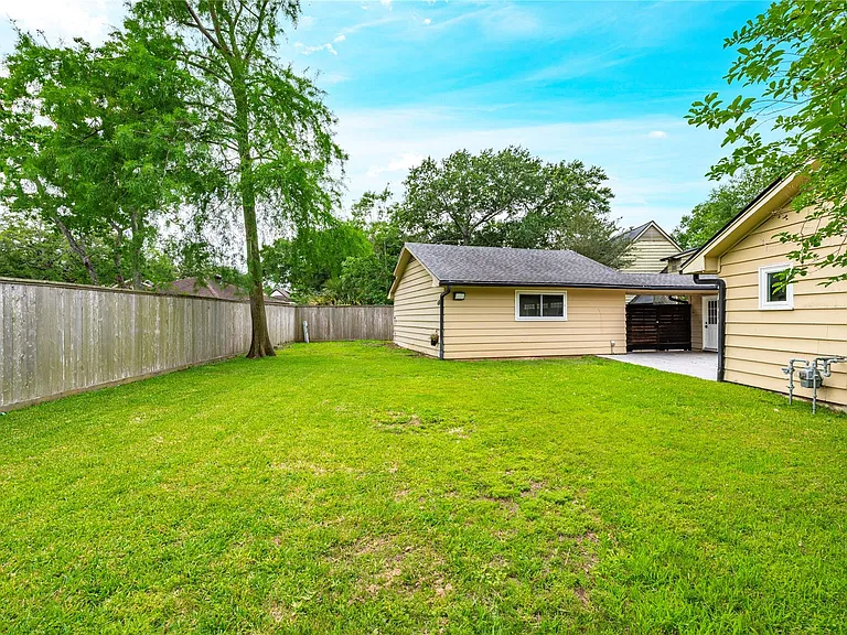 4034 Shady Springs Dr — Photo 37