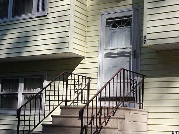 2nd image of 27 W Dillenbeck Dr