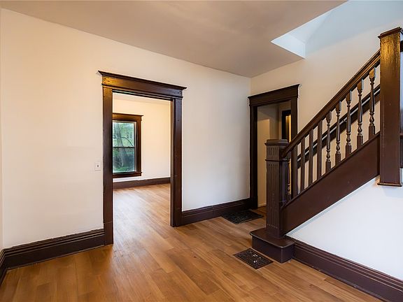 2nd image of 213 Flint St