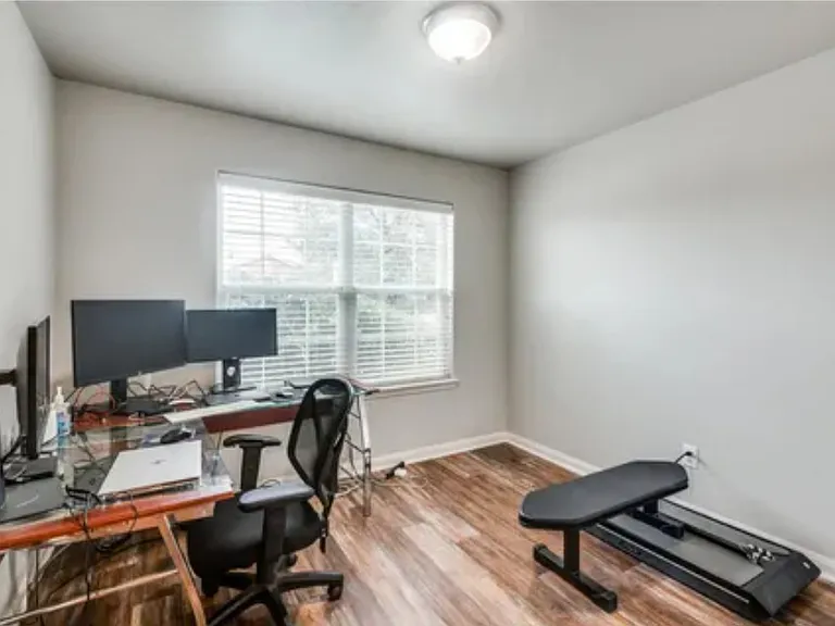 701 Lazy Crest Dr — Photo 16