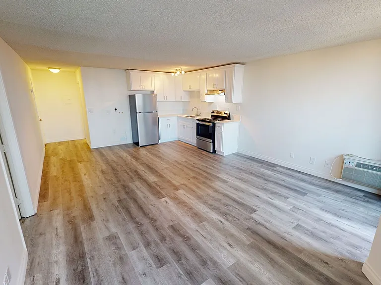 5th Street Apartments — Photo 21