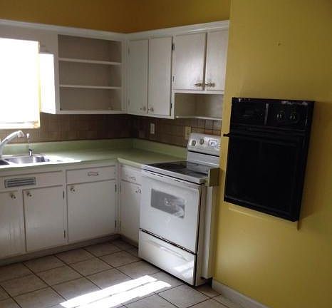 4th image of 7634 KINGSTREE Drive S