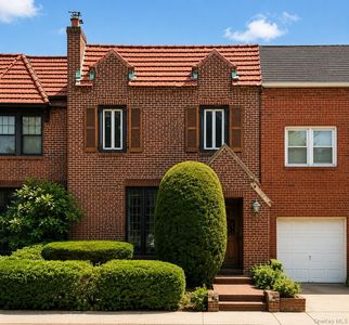 95-19 242nd Street, Floral Park, NY, 11001