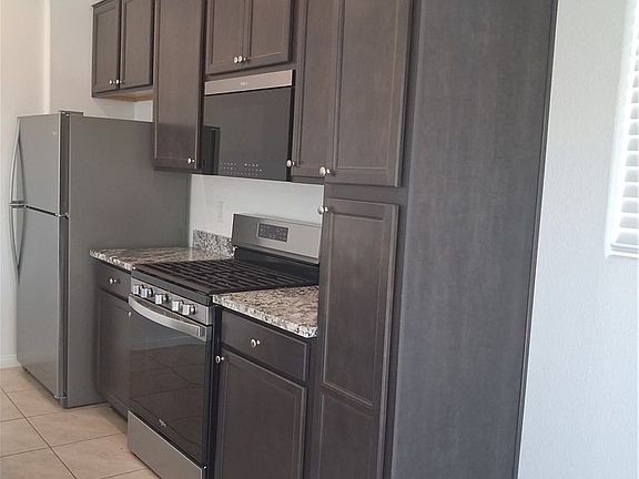 4th image of 385 Desert Cadence St