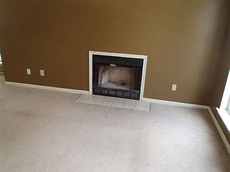 3rd image of 535 Columbia St