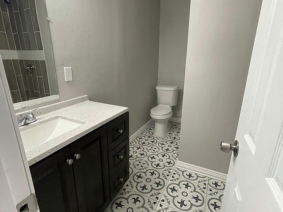 5th image of 921 Lister Dr