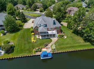 1041 Bayside Ct, Columbus, IN 47201