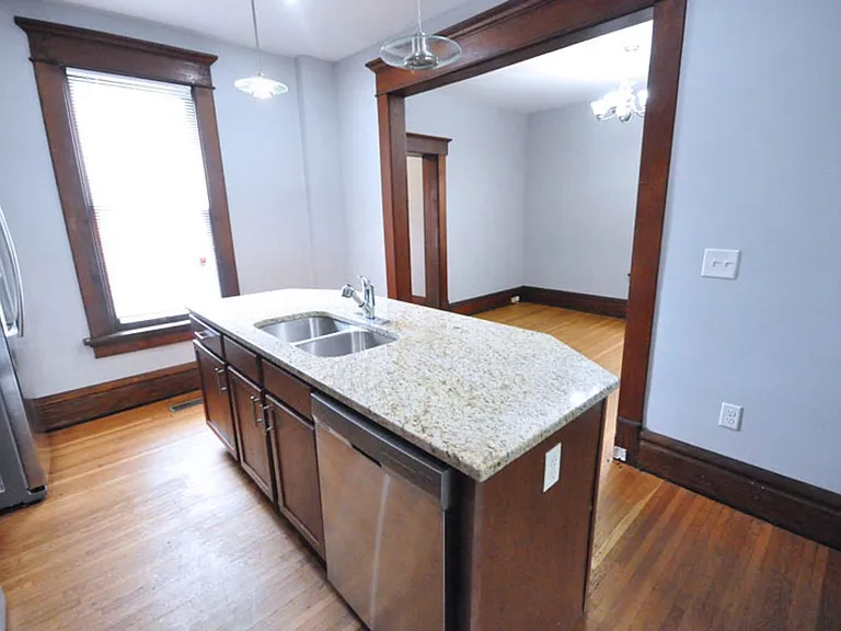 49 Euclid Ave — Photo 7