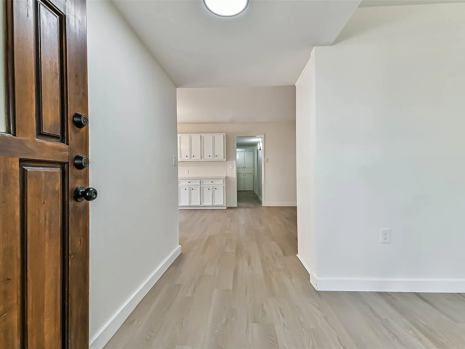 3 bed, 2.0 bath, 1488 sqft, $2,290 — Photo 4