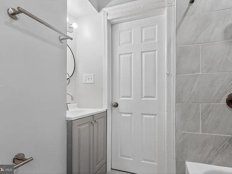 5437 Webster St — Photo 19