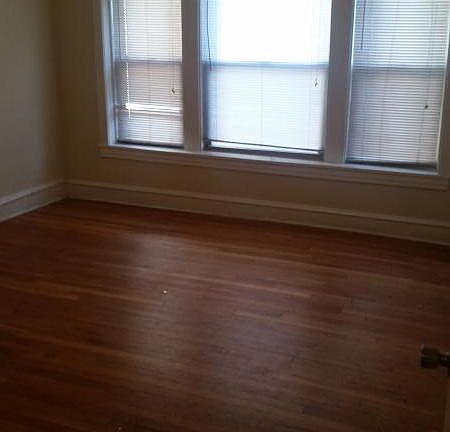 3rd image of 3823 N Monticello Ave APT 1W