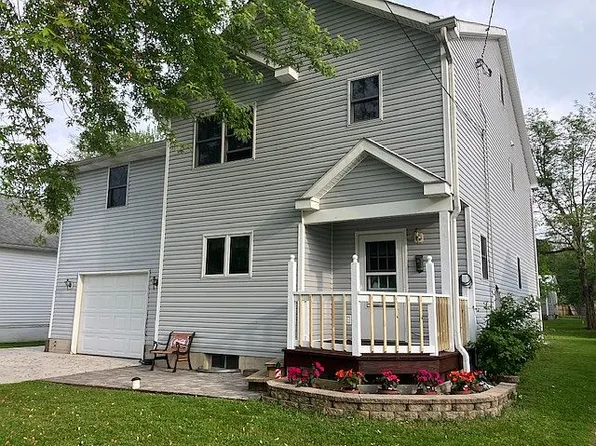 455 Roat Dr, Angola, NY 14006