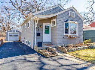 367 N Lake St, Grayslake, IL
