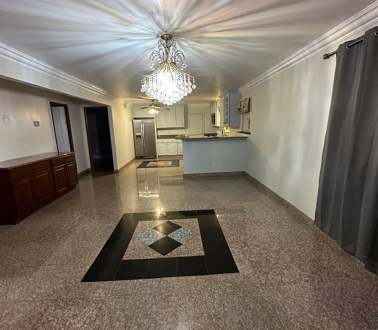 3 bed, 1250 sqft, $1,200 — Photo 2