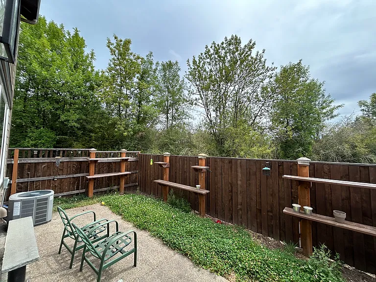 18222 SW Silvertip St — Photo 3