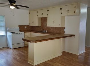 2807 Pearl Ave, Groves, TX 77619