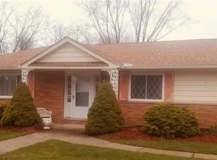23951 Euclid Chagrin Pkwy, Richmond Heights, OH
