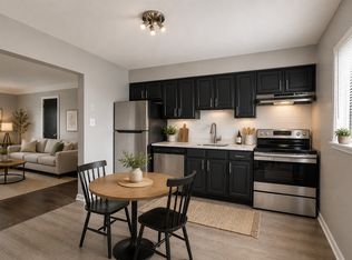 629 W Maple Rd APT 10, Clawson, MI 48017