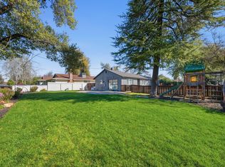 890 Parsons Dr, Redding, CA 96002