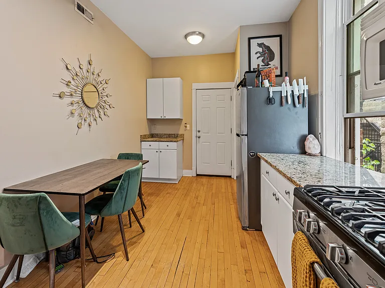 2335 N Oakley Ave #2 — Photo 3