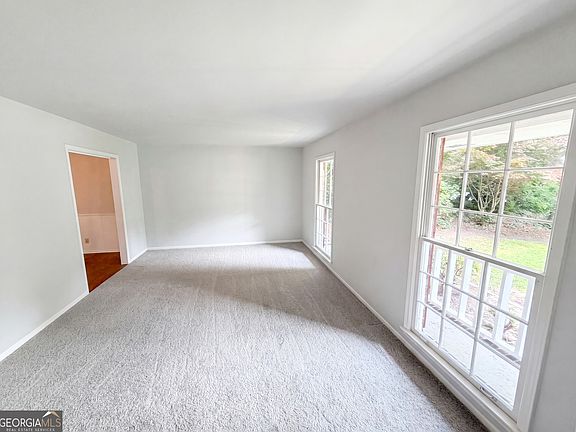 3rd image of 1271 Seven Springs Cir