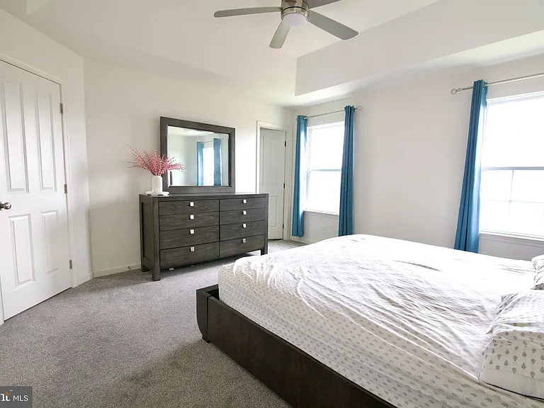 633 Keswick Ct — Photo 42