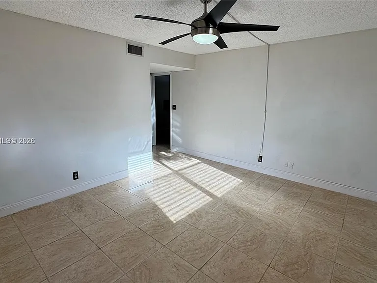 5525 Lakewood Cir N #215 — Photo 13