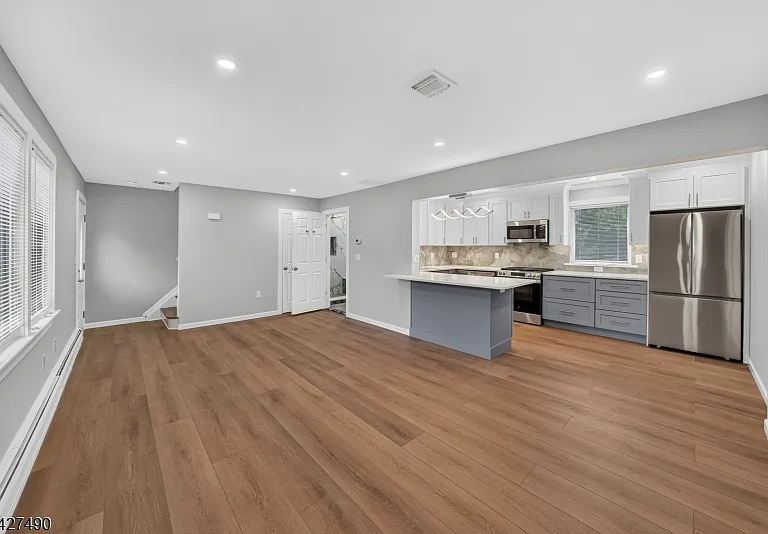 210 Walnut St #R — Photo 4