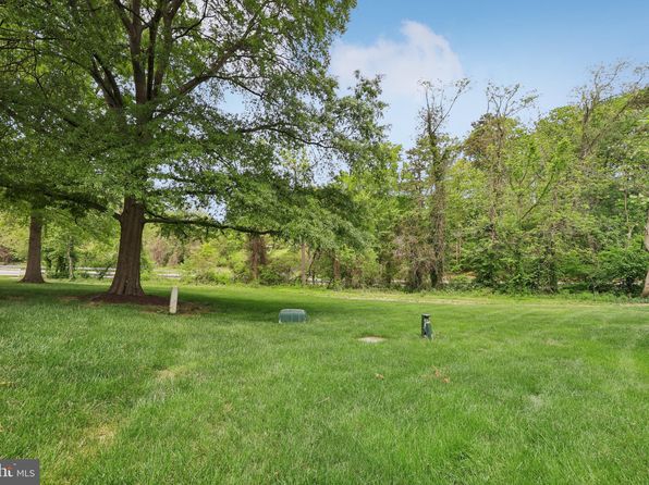 1660 Thenia Pl, Woodbridge, VA 22192