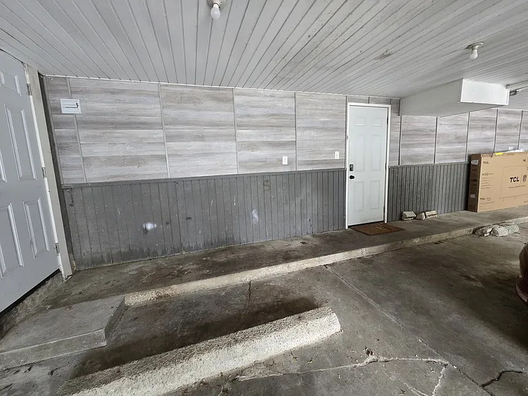 470 Zahn Dr #2 — Photo 23