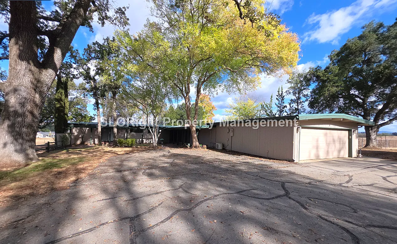 3 bed, 1.5 bath, $2,750 — Photo 1