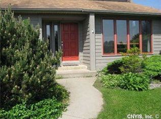 8 Heather Woods Ct, Skaneateles, NY 13152