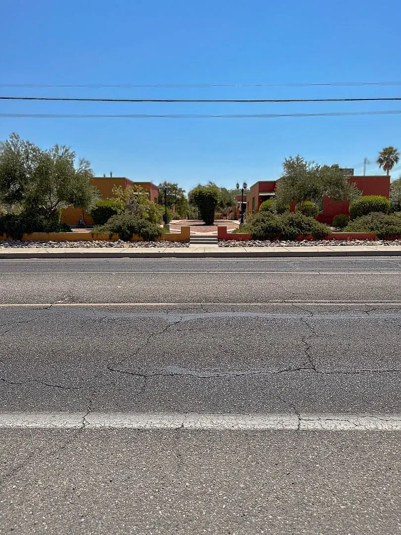 1 bed, 1.0 bath, 651 sqft, $1,050 — Photo 1