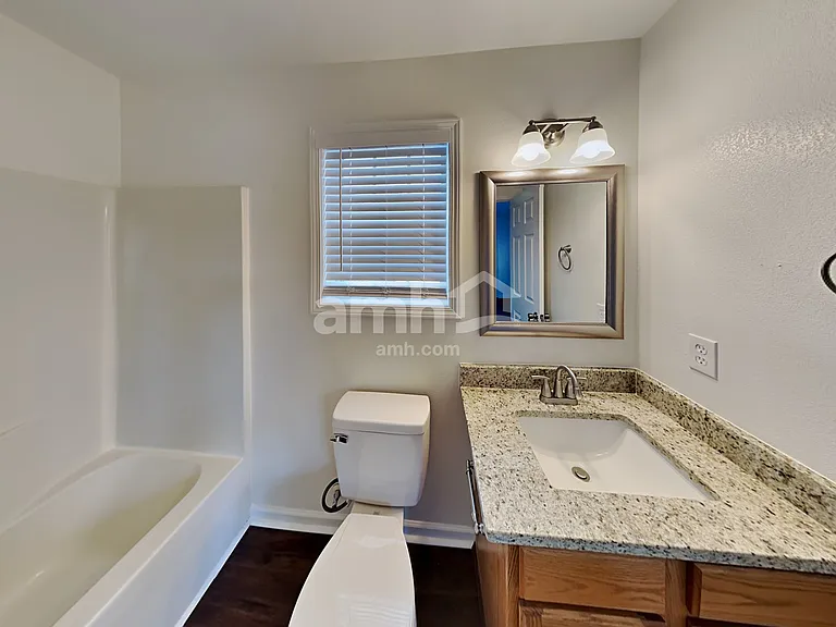 10502 Glory Meadow Ct — Photo 14
