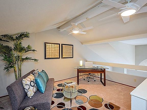 5th image of 40 Cape Hatteras Ct