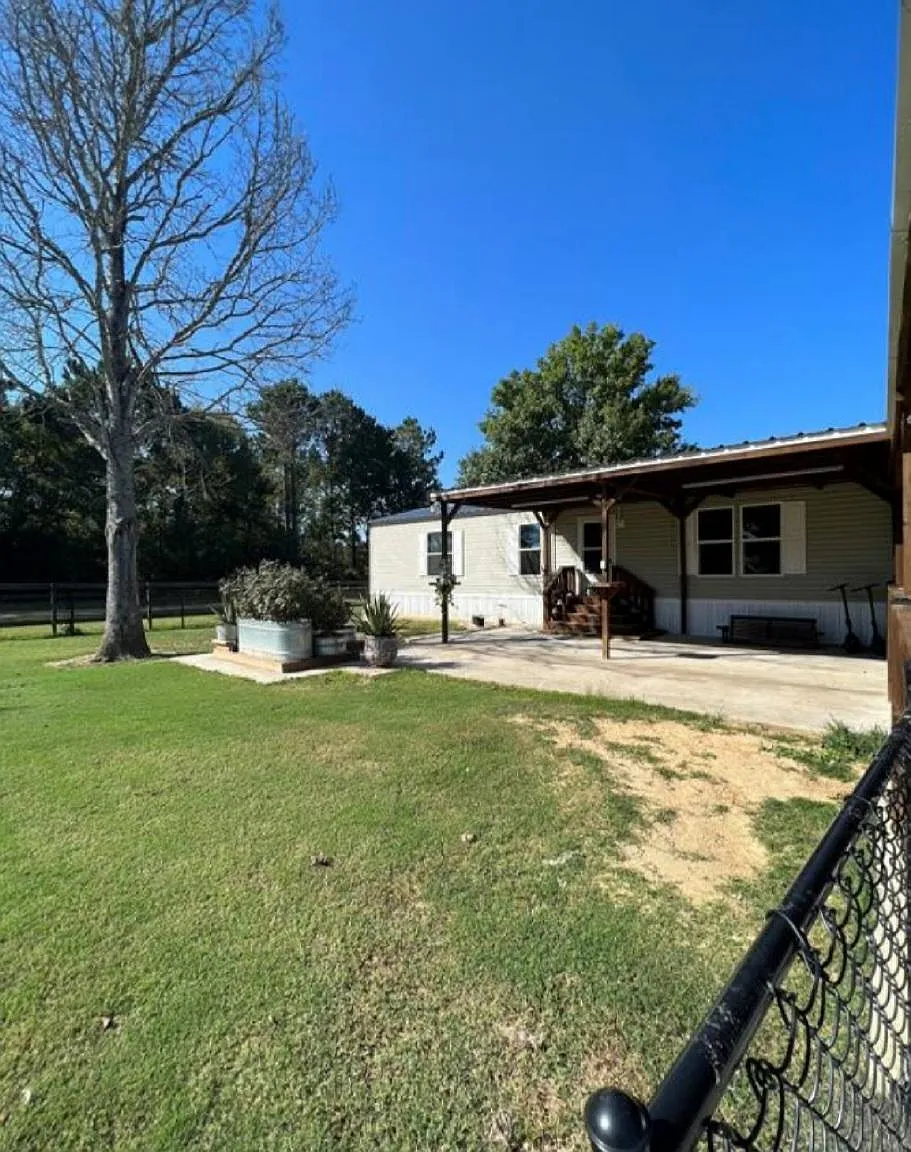 3 bed, 1250 sqft, $1,925 — Photo 1