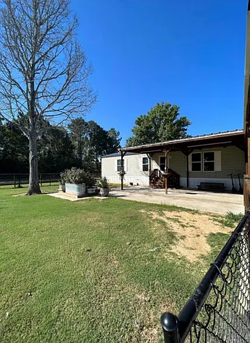 2133 County Road 676 Photo 1