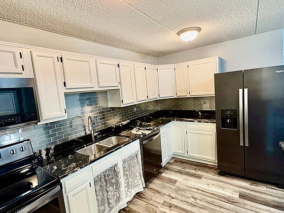 4th image of 1050 N Farnsworth Ave APT 111